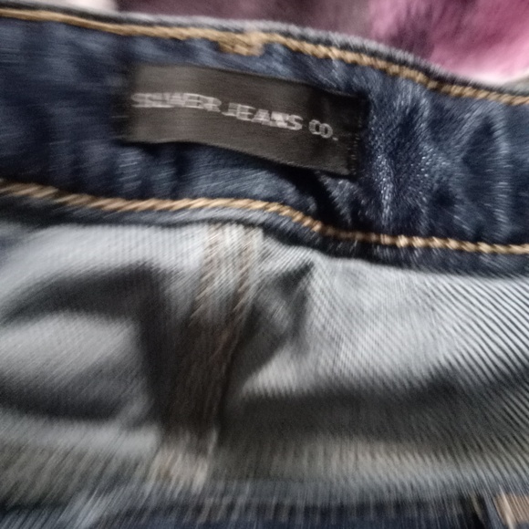 Silver- Mid-Rise Jeans- Women's- SZ 34 (Curvy Fit) - Picture 5 of 7